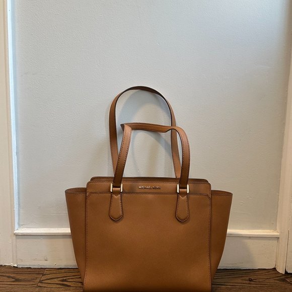 Michael Kors Purse - Picture 3 of 4